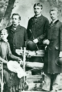 fototeka_11137_Globočnik z otroci